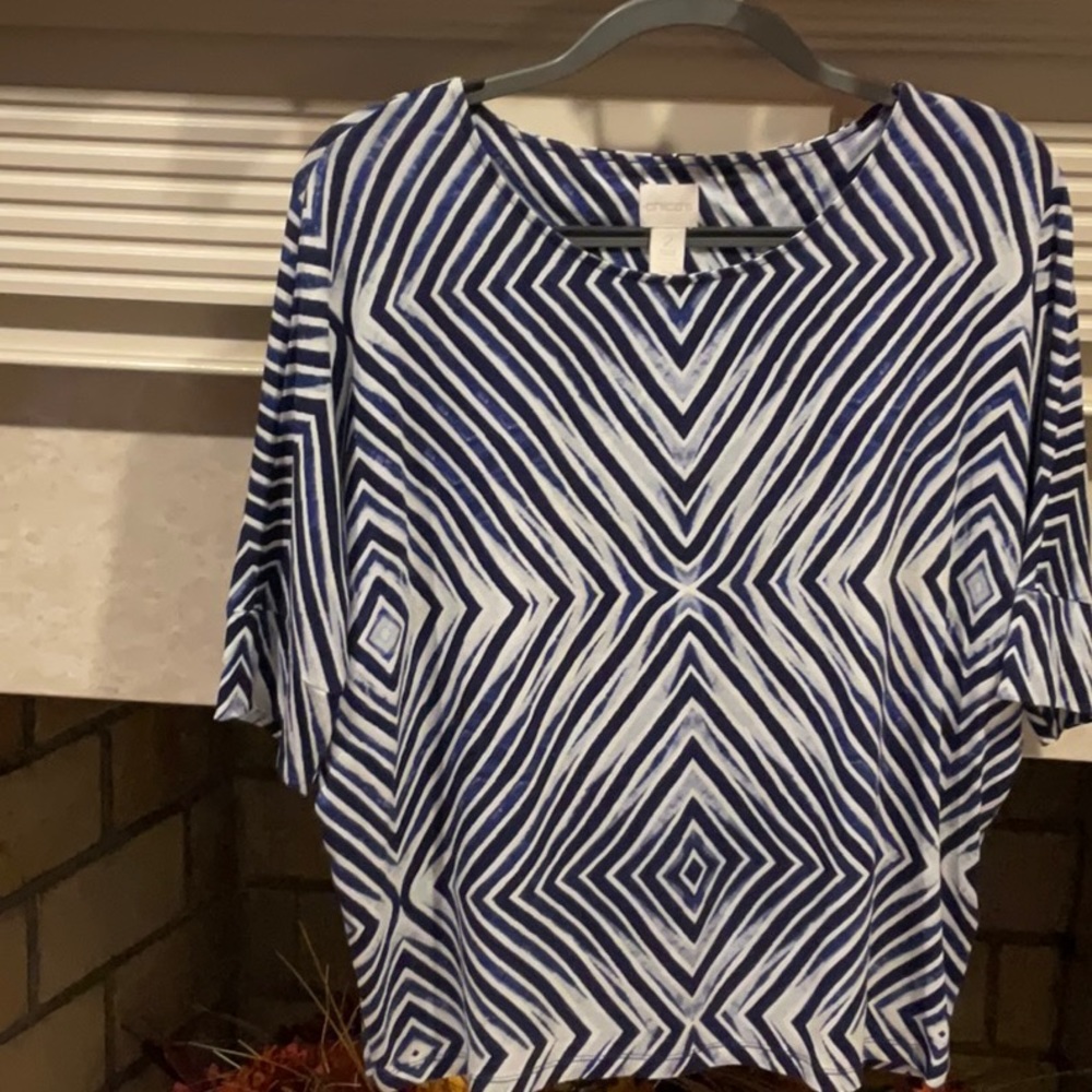 CHICO’S Top-White with Shades of Blue Lines. Chico Sz 2 = Sz 12-14 LKE NEW!
